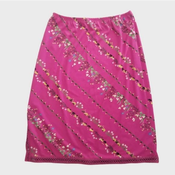 BCBGMaxazria Fuchsia Floral Skirt Size Medium - Picture 5 of 8